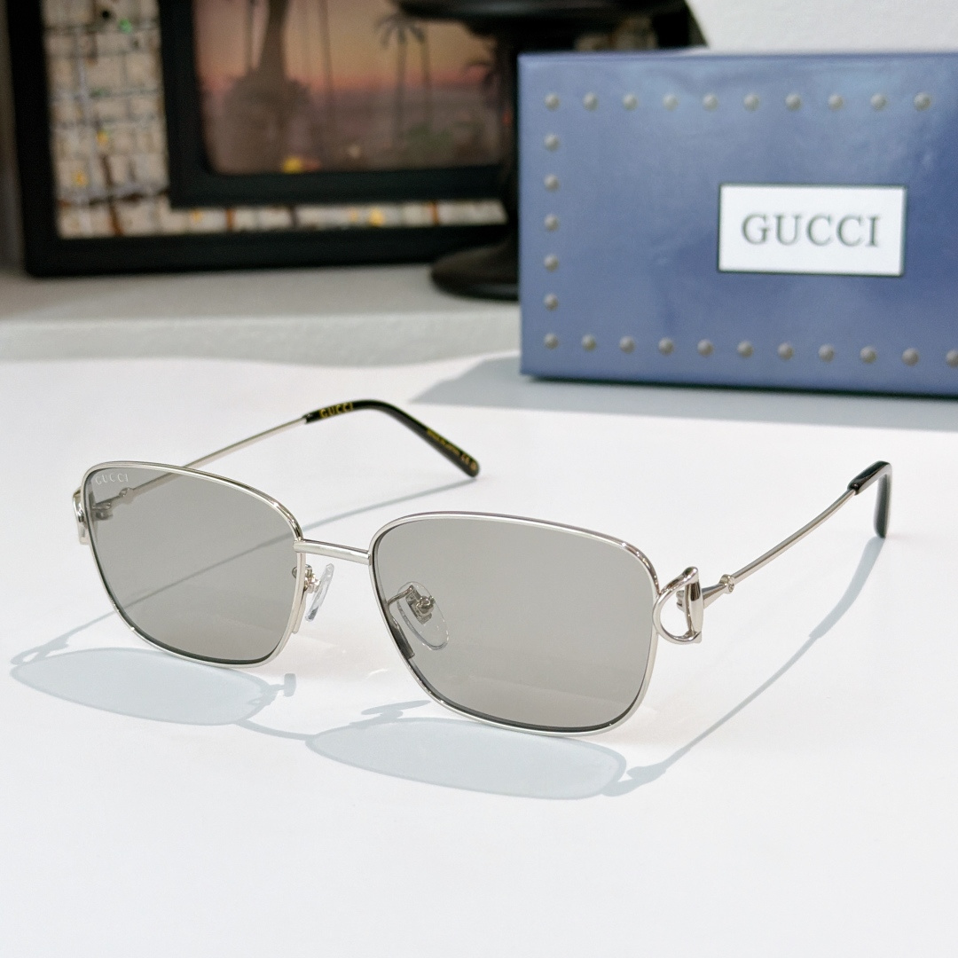 Gucci GUCCI*