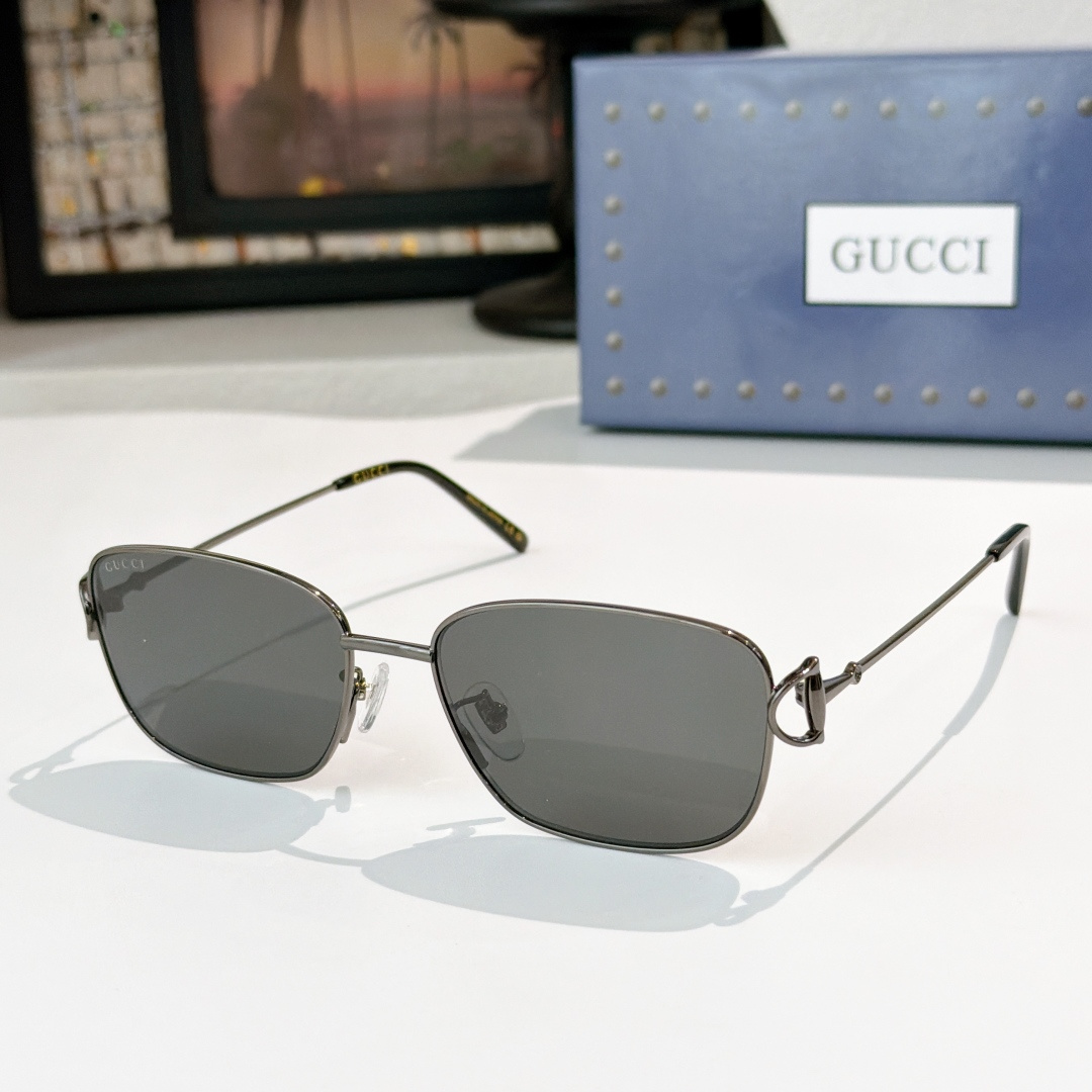 Gucci GUCCI*