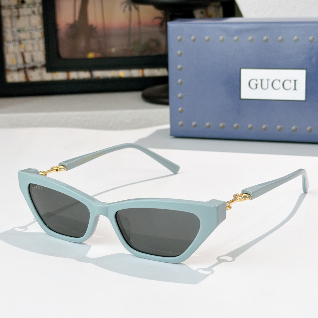 Gucci GUCCI*