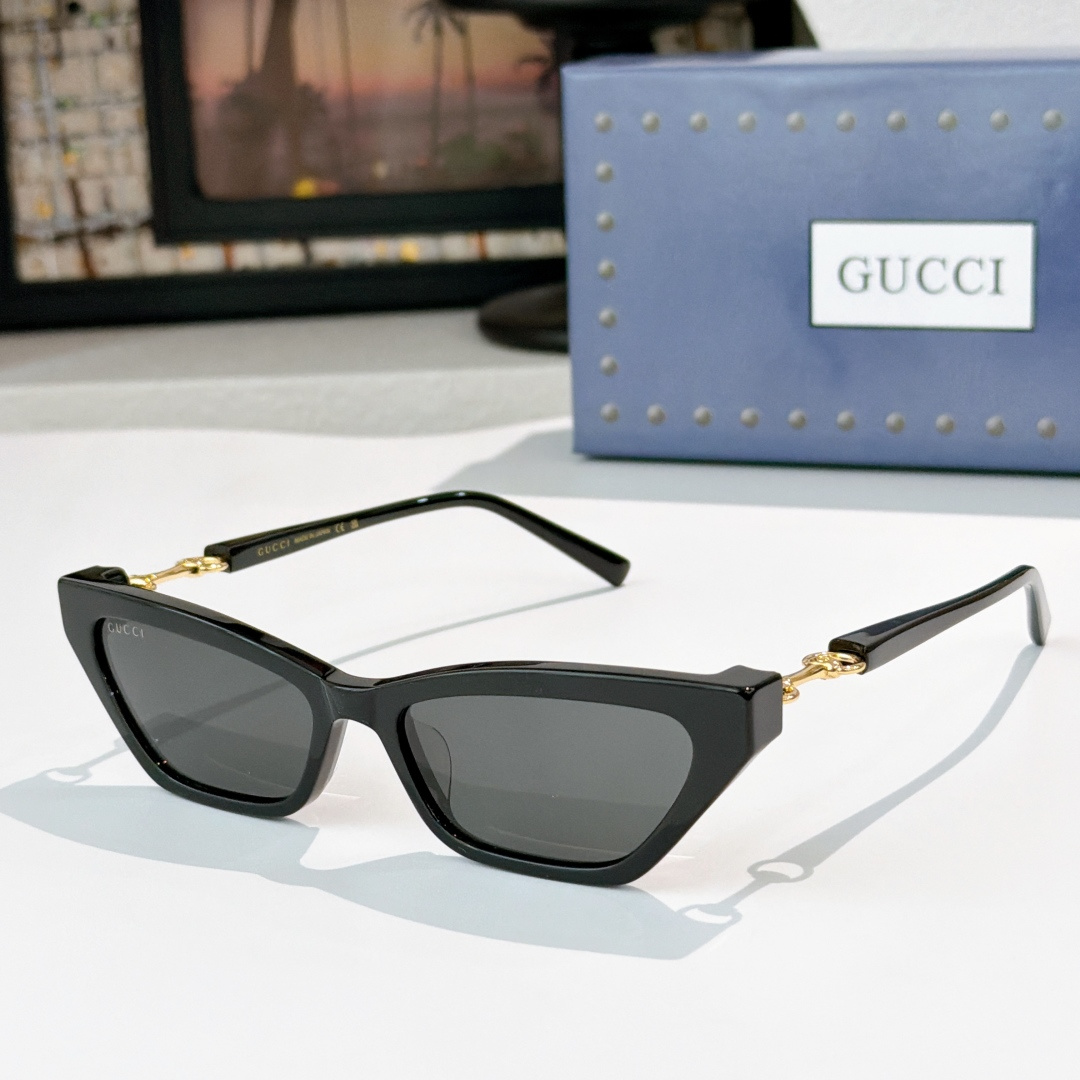 Gucci GUCCI*