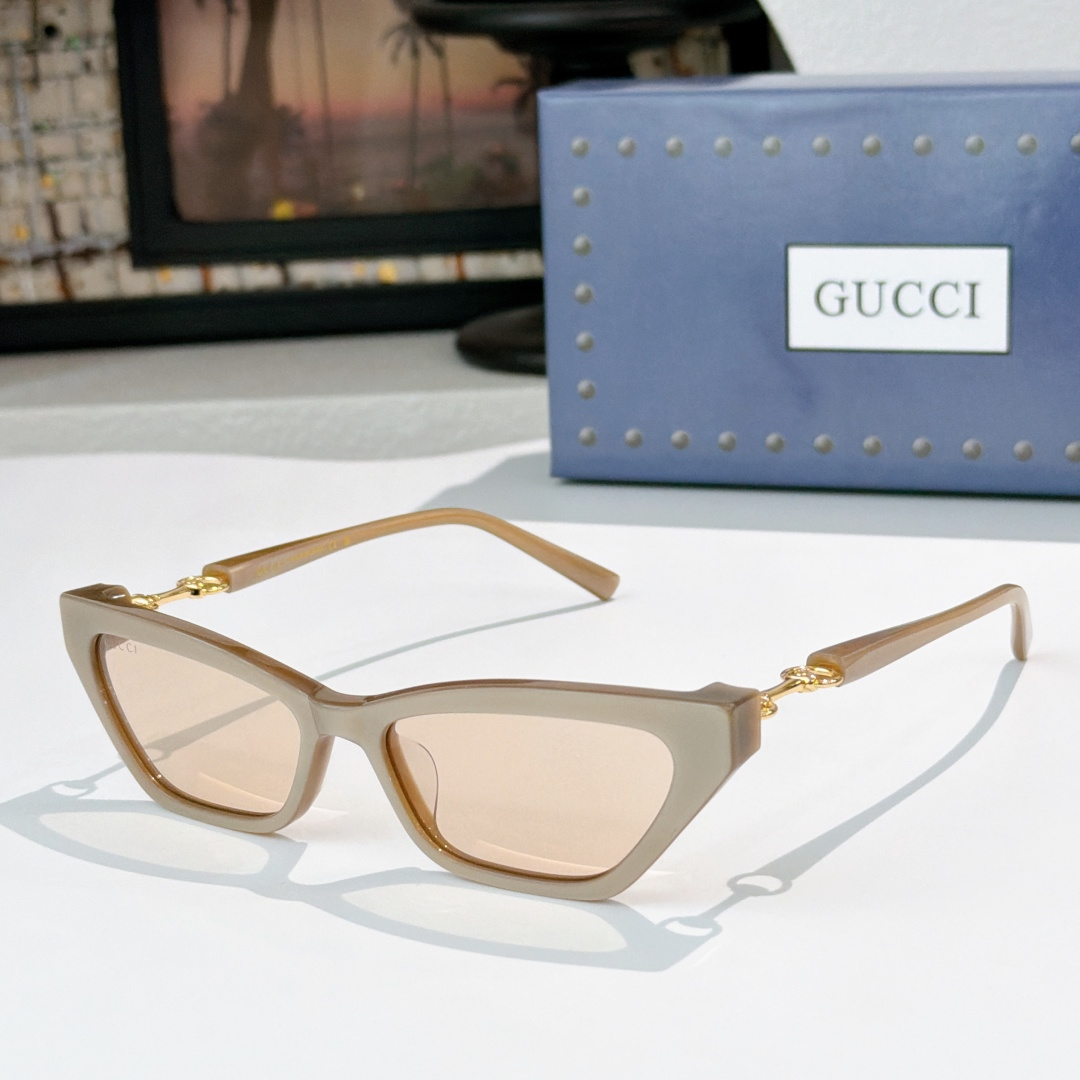 Gucci GUCCI*