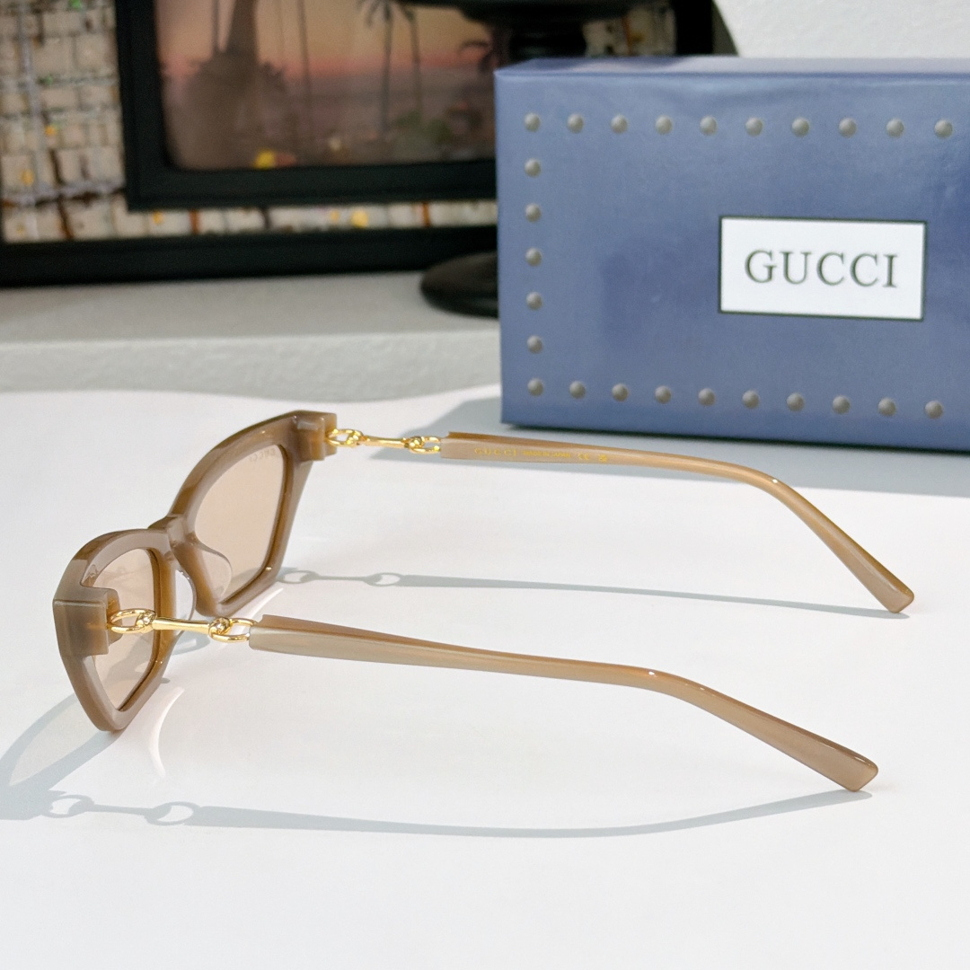 Gucci GUCCI*