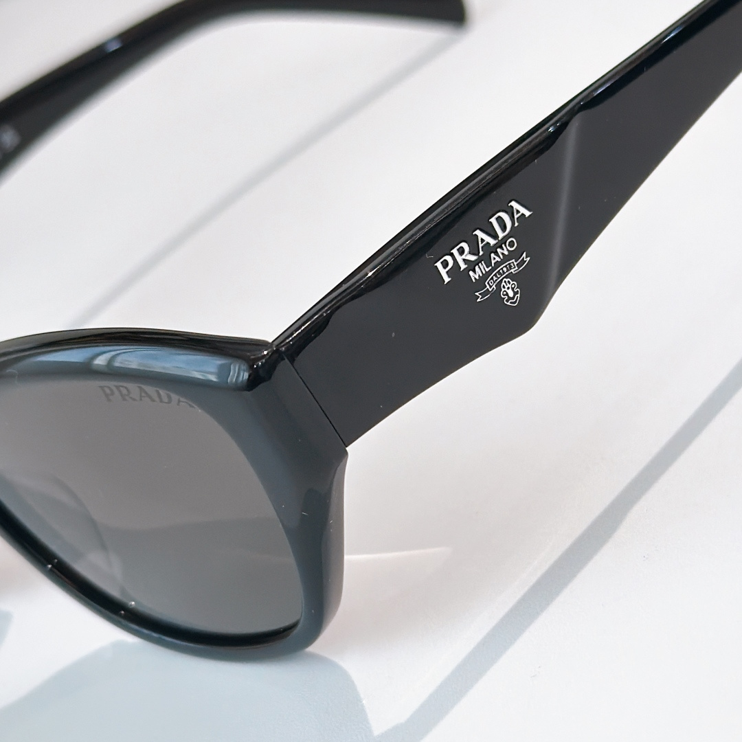 Prada PRAD*