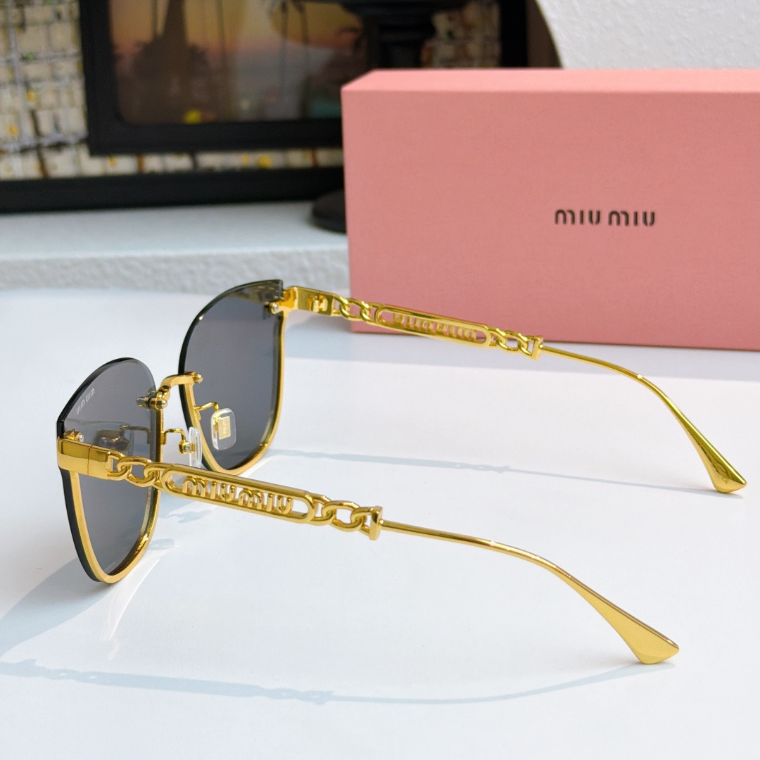 Miu Miu MIU M*
