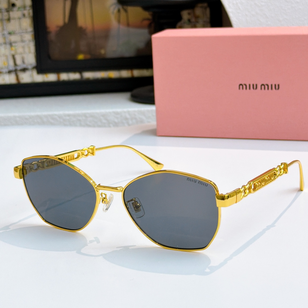 Miu Miu MIU M*