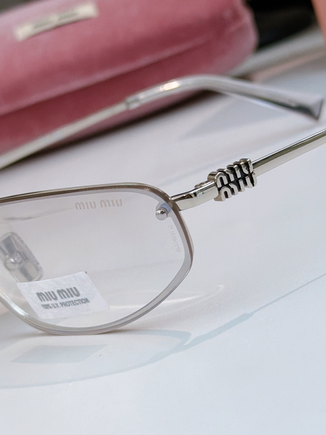MIUMIU原版鼻托\nMODEL：SMUA50\nSIZE：69口15-130\n