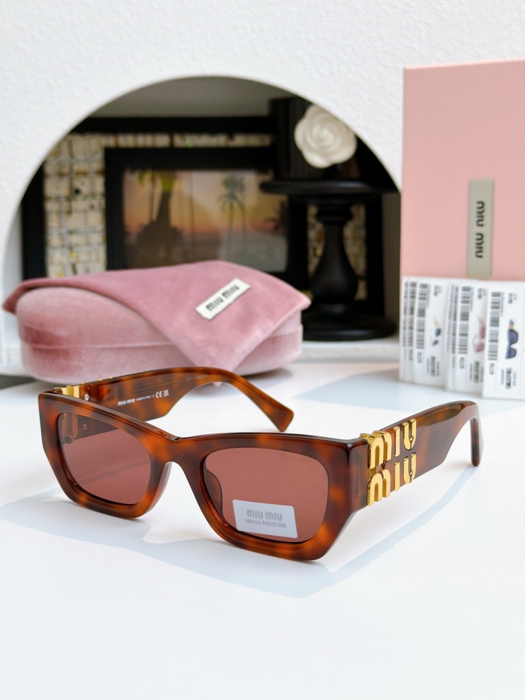 MiuMiu sunglasses辑