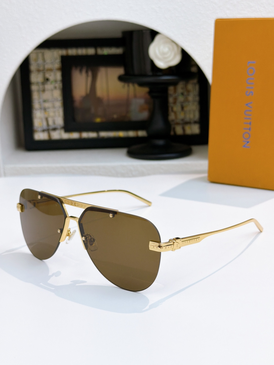 Louis Vuitton Sunglasses   LV 