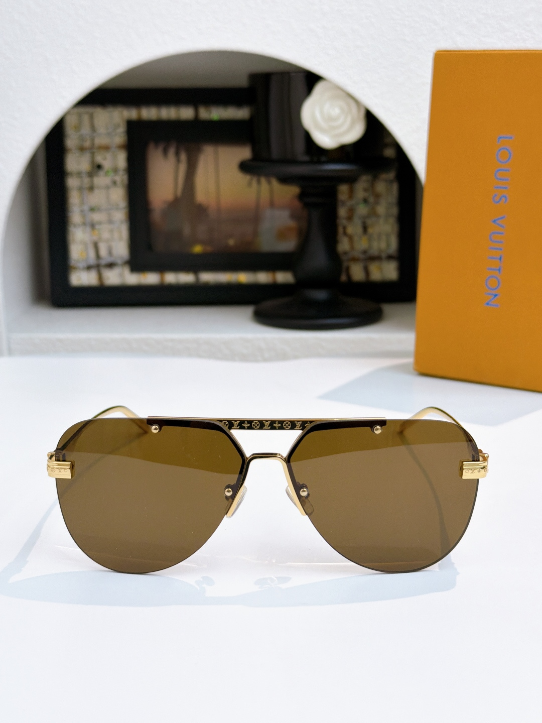 Louis Vuitton Sunglasses   LV 
