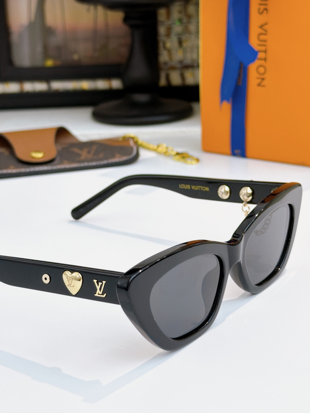 LOUIS VUITTO* MOD：Z2988 SIZE：53口18 145 重工艺技术 对扣铸件