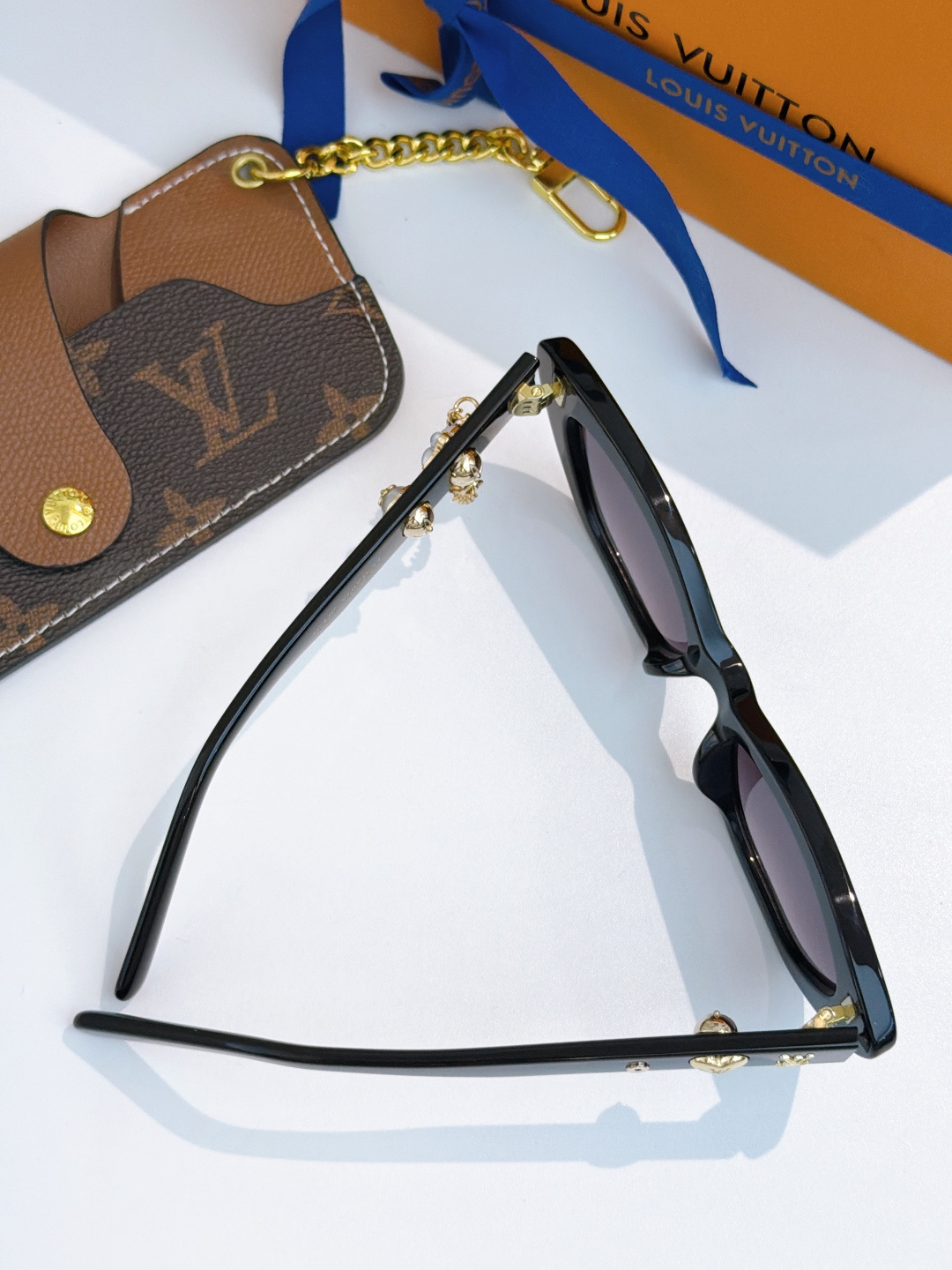 LOUIS VUITTO* MOD：Z2988 SIZE：53口18 145 重工艺技术 对扣铸件