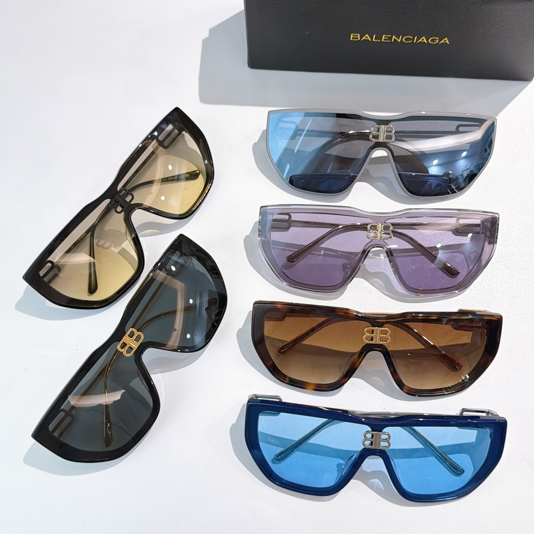 BALENCIAG* MODEL：BB2272 SIZE：132口46-132 🔝🔝