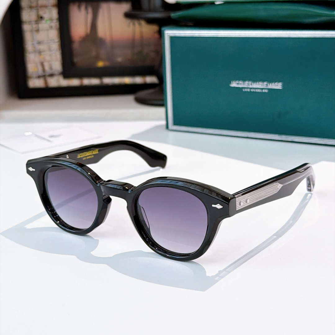 JACQUES MARIE MAG* MODEL：CLEMENS SIZE: 46口25  