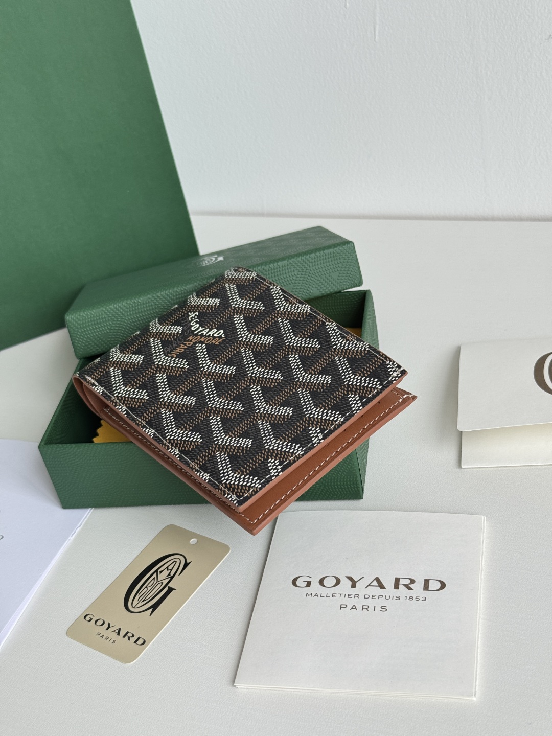 Goyard Bi-Fold Wallet, 8 Card Slots, Slim Design, Classic Style - 11x9 cm 6 cmp i1746268249972 9220 0 5