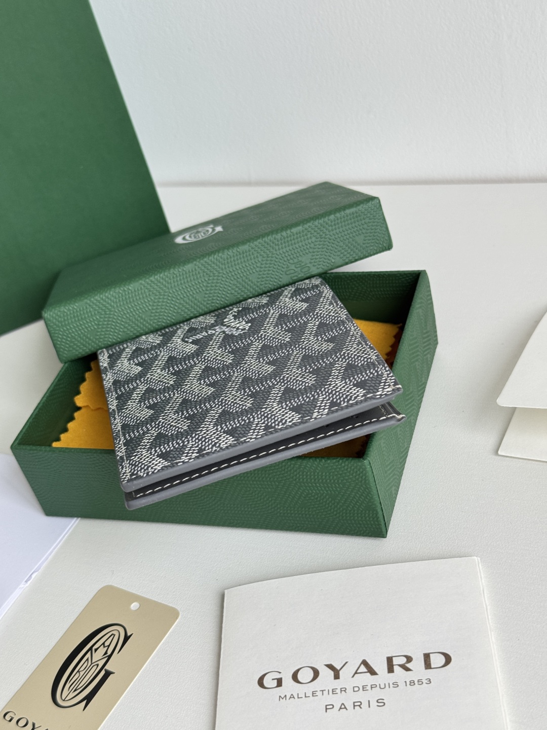 Goyard Wallet, Short Bifold with 8 Card Slots - Classic & Practical 7 cmp i1746268323704 6492 0 5