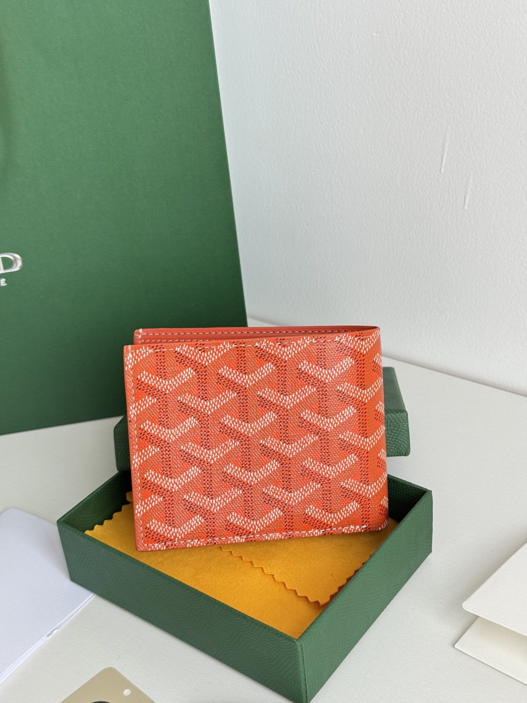 Goyard Bi-Fold Wallet, 8 Card Slots, Slim Design, Classic & Durable 4 cmp i1746268343240 1685 0 2