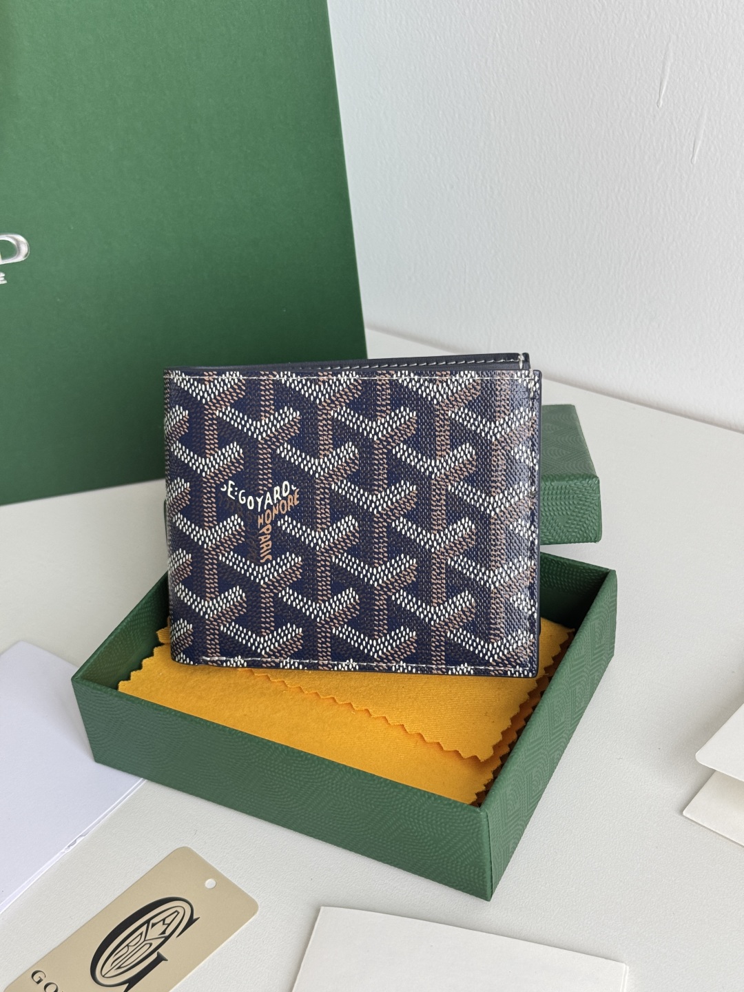 Goyard Bi-Fold Wallet with Card Slots - Classic Design, Compact Size 11*9 cm 3 cmp i1746268527810 7324 0 1