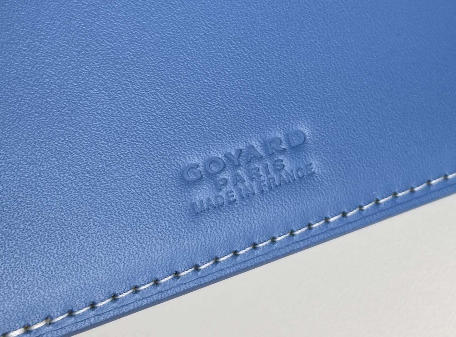Goyard Bi-Fold Wallet, Card Holder with 8 Card Slots - Classic & Durable 9 cmp i1746268545827 4928 0 7
