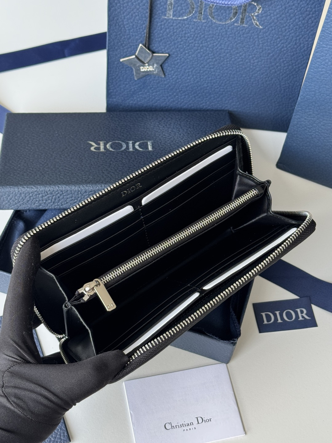 Dior dior 男包 马鞍拉链式长款钱包黑色细工镶嵌粒面牛皮革