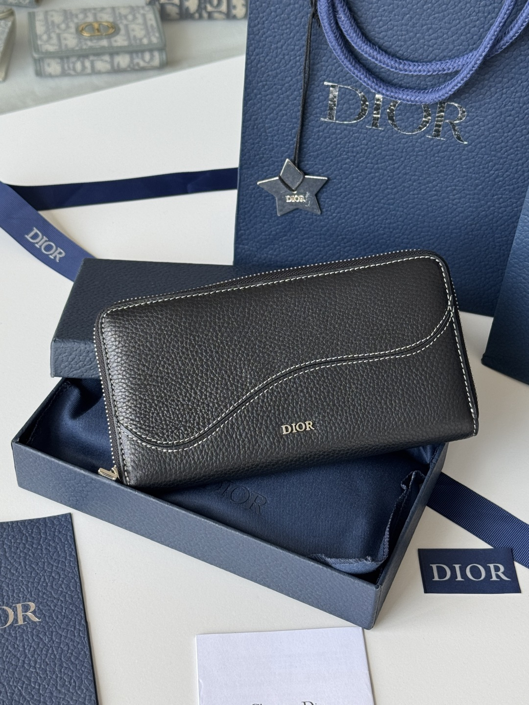 Dior dior 男包 马鞍拉链式长款钱包黑色细工镶嵌粒面牛皮革