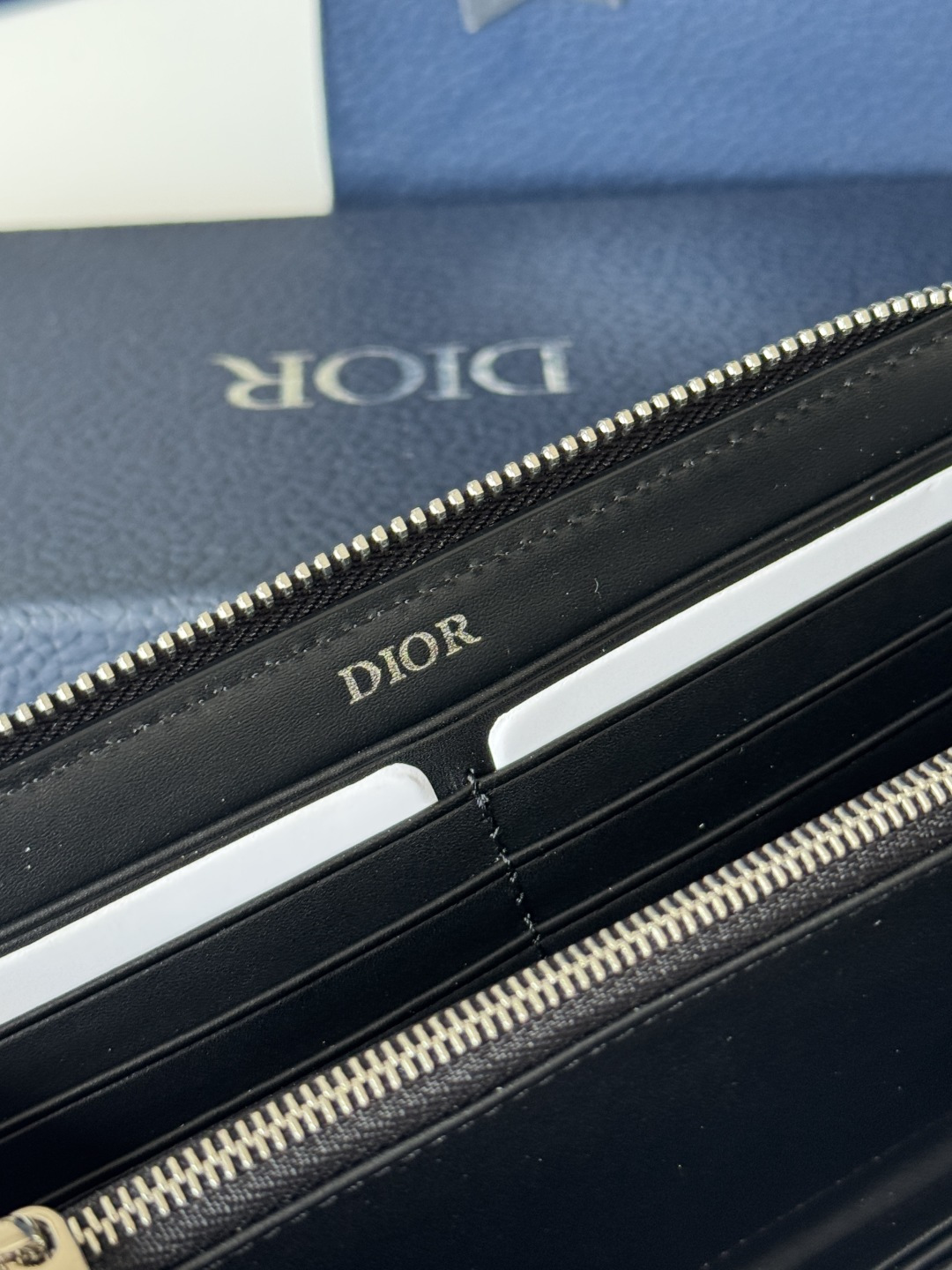 Dior dior 男包 马鞍拉链式长款钱包黑色细工镶嵌粒面牛皮革