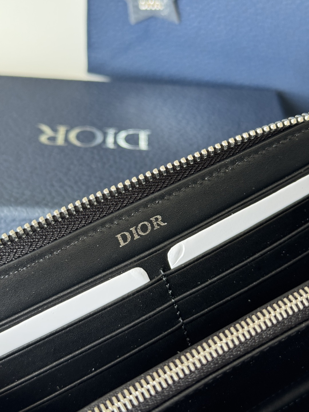 Dior dior 镂空设计