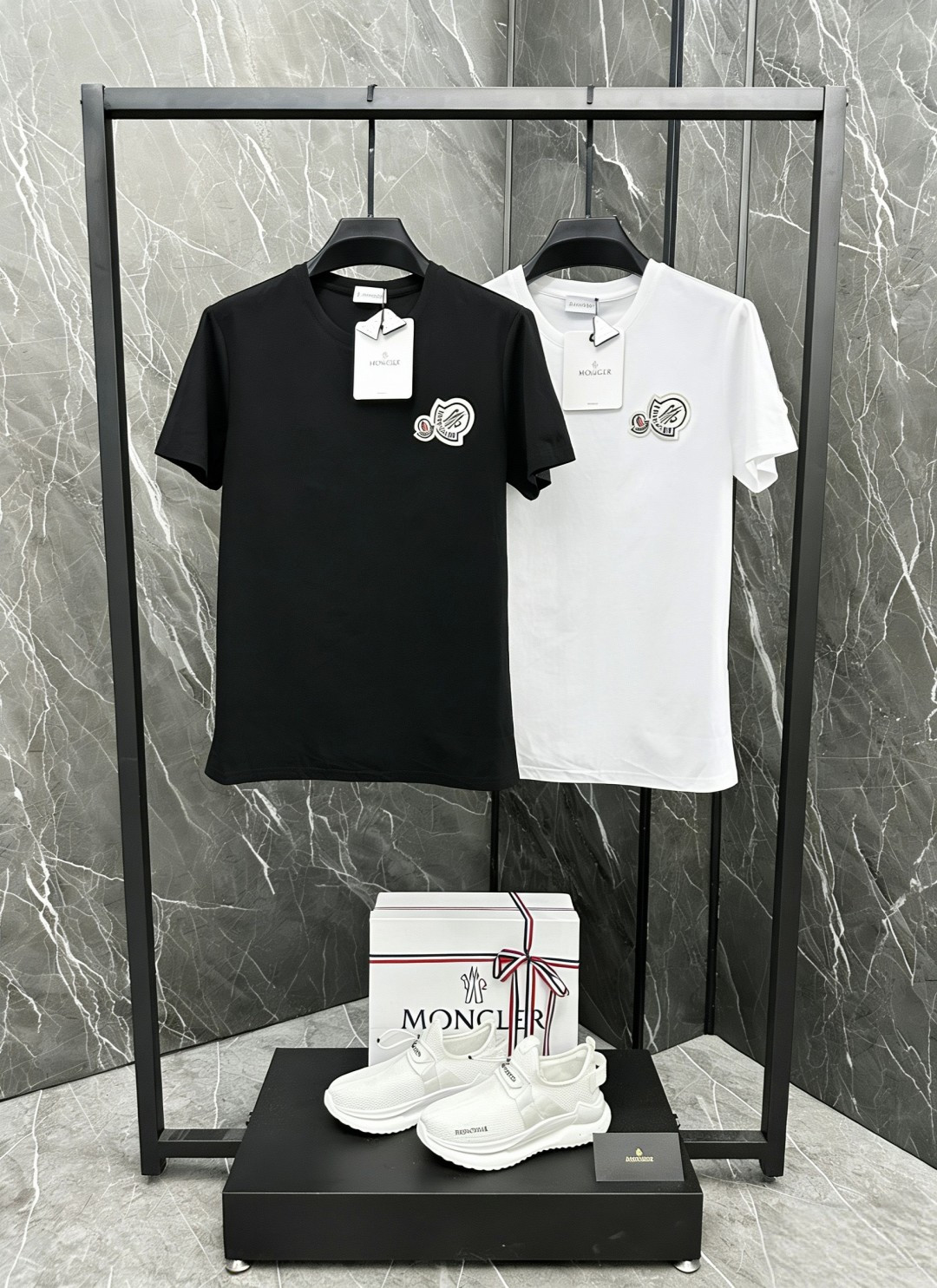 Moncler T-Shirt 08104