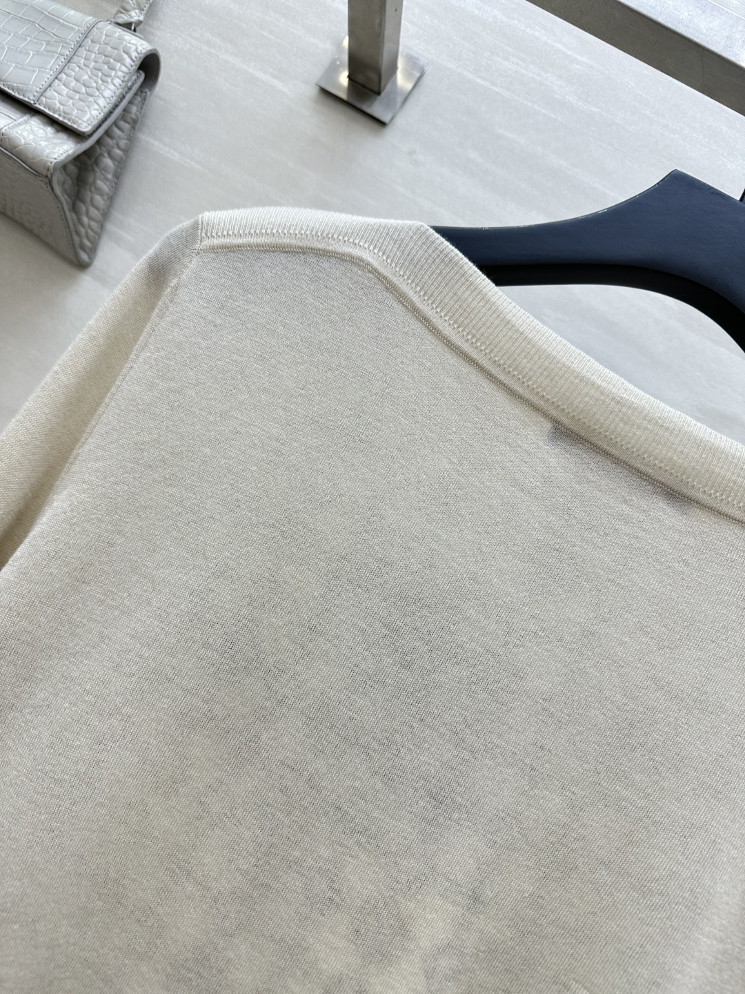 #Louis Vuitt♡²⁶复古印花拼接针织衫 老钱风穿搭天花板 米白软糯针织 复古满印真丝拼接 撞出