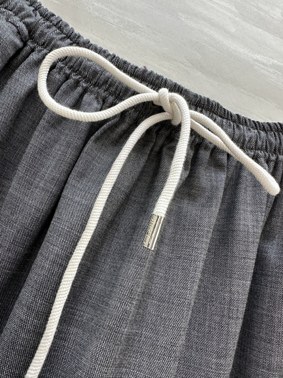 #Louis Vuitto♡²⁶灰调抽绳蛋糕半裙 甜妹本命款✨把甜酷感焊在身上的神仙半裙！灰调肌理感面料