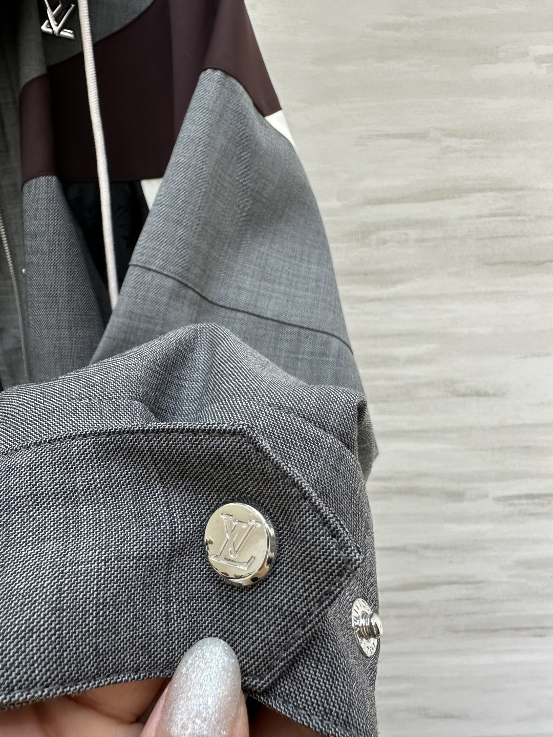 #Louis Vuitto♡²⁶拼色连帽短款夹克 | 把高级感穿在身上 LVvv年度颜值天花板！灰调格纹