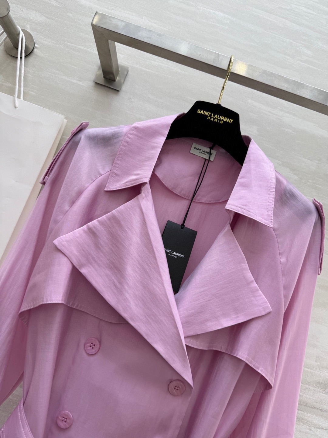 #ysl²⁶春夏新款 天丝风衣 高品质 现货首发size：S/M/L（s码胸围：114， 衣长：114）