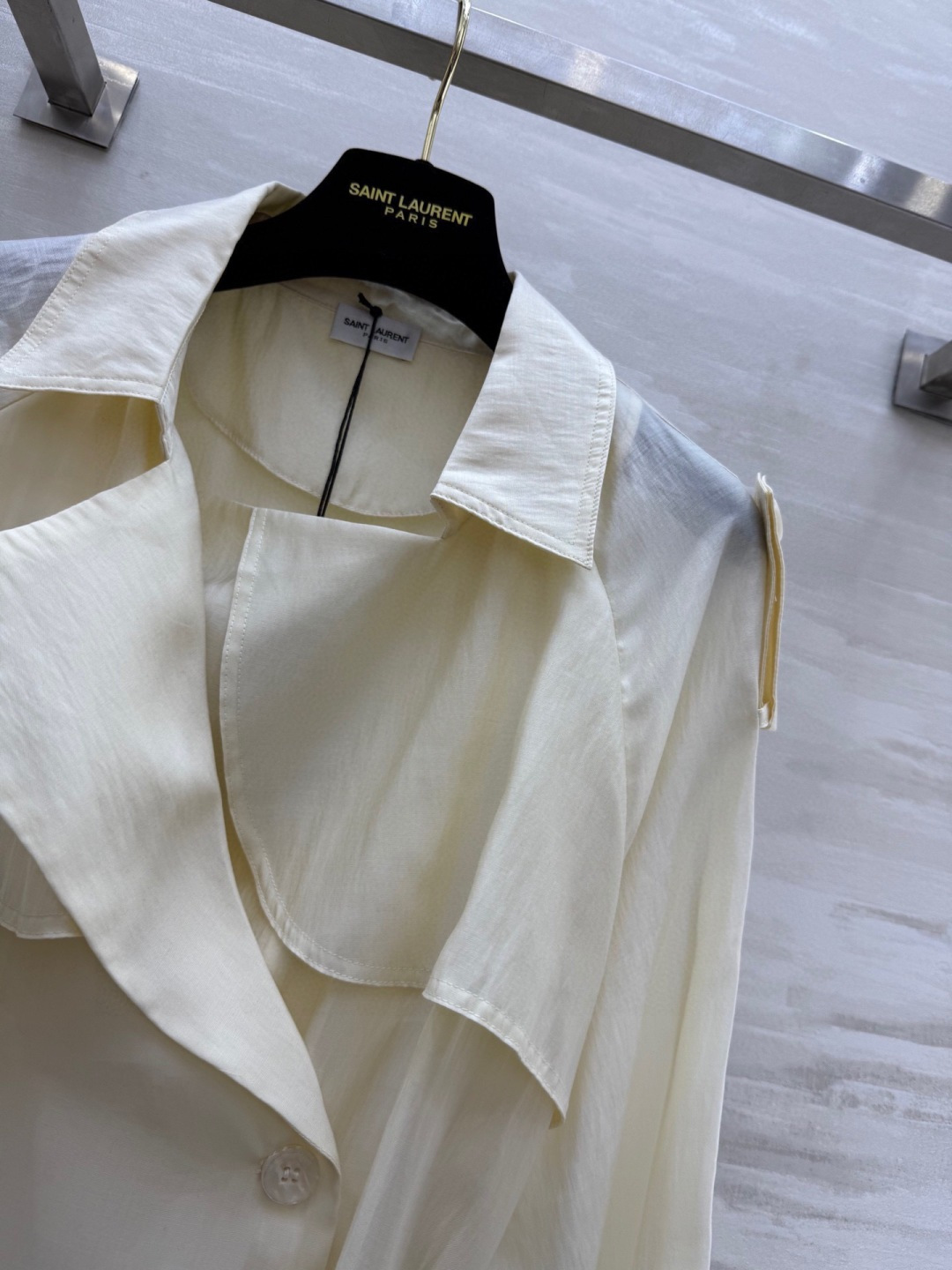 #ysl²⁶春夏新款 天丝风衣 高品质 现货首发size：S/M/L（s码胸围：114， 衣长：114）