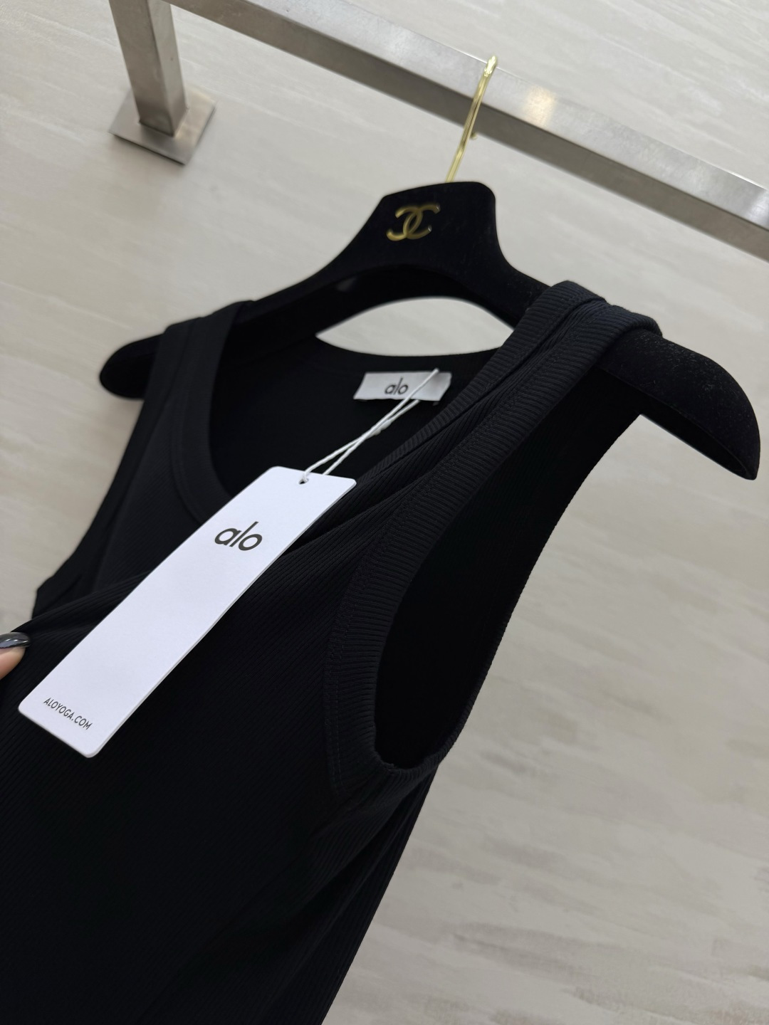 #Alo²⁶ss坑条工字背心 | 辣妹运动刚需款✨健身/瑜伽/日常都能穿的神仙背心！高弹坑条面料软糯亲肤