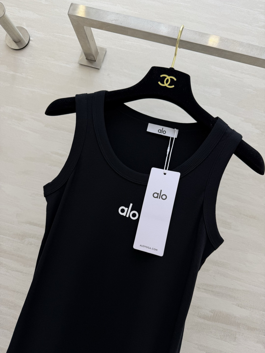 #Alo²⁶ss坑条工字背心 | 辣妹运动刚需款✨健身/瑜伽/日常都能穿的神仙背心！高弹坑条面料软糯亲肤