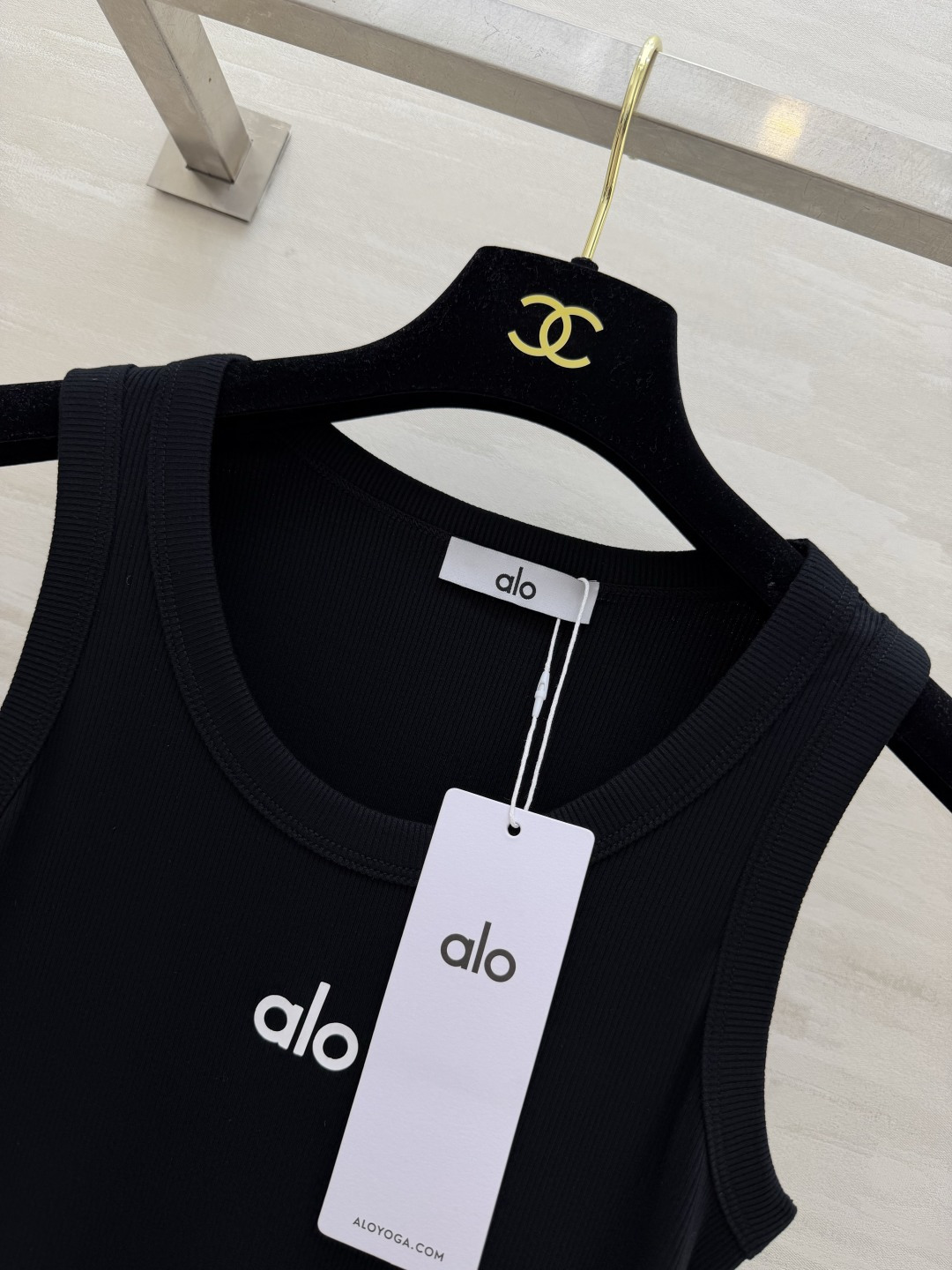 #Alo²⁶ss坑条工字背心 | 辣妹运动刚需款✨健身/瑜伽/日常都能穿的神仙背心！高弹坑条面料软糯亲肤