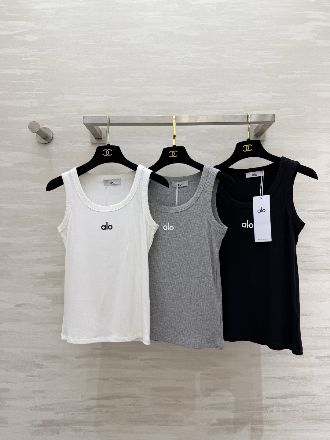 #Alo²⁶ss坑条工字背心 | 辣妹运动刚需款✨健身/瑜伽/日常都能穿的神仙背心！高弹坑条面料软糯亲肤