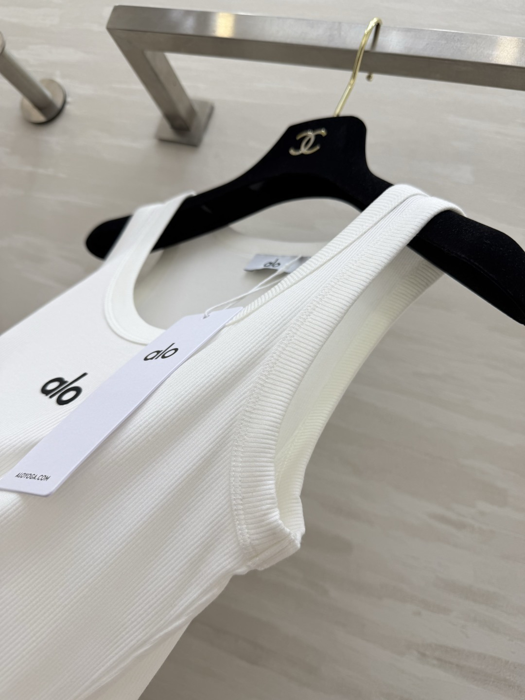 #Alo²⁶ss坑条工字背心 | 辣妹运动刚需款✨健身/瑜伽/日常都能穿的神仙背心！高弹坑条面料软糯亲肤