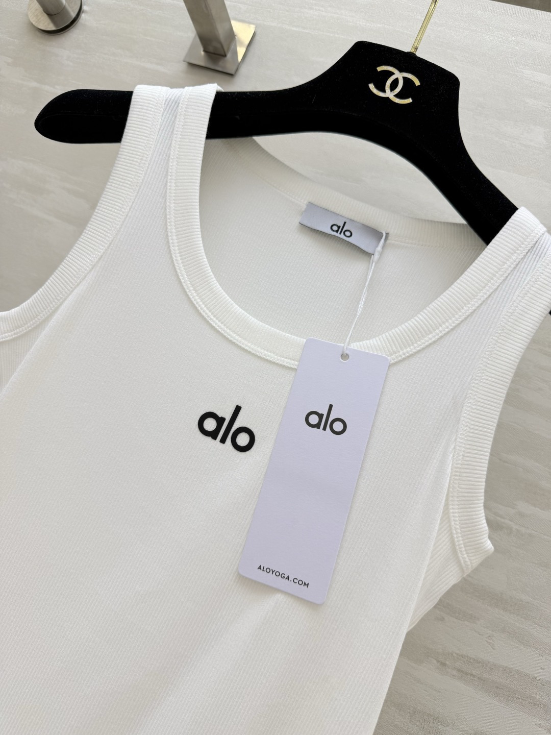 #Alo²⁶ss坑条工字背心 | 辣妹运动刚需款✨健身/瑜伽/日常都能穿的神仙背心！高弹坑条面料软糯亲肤