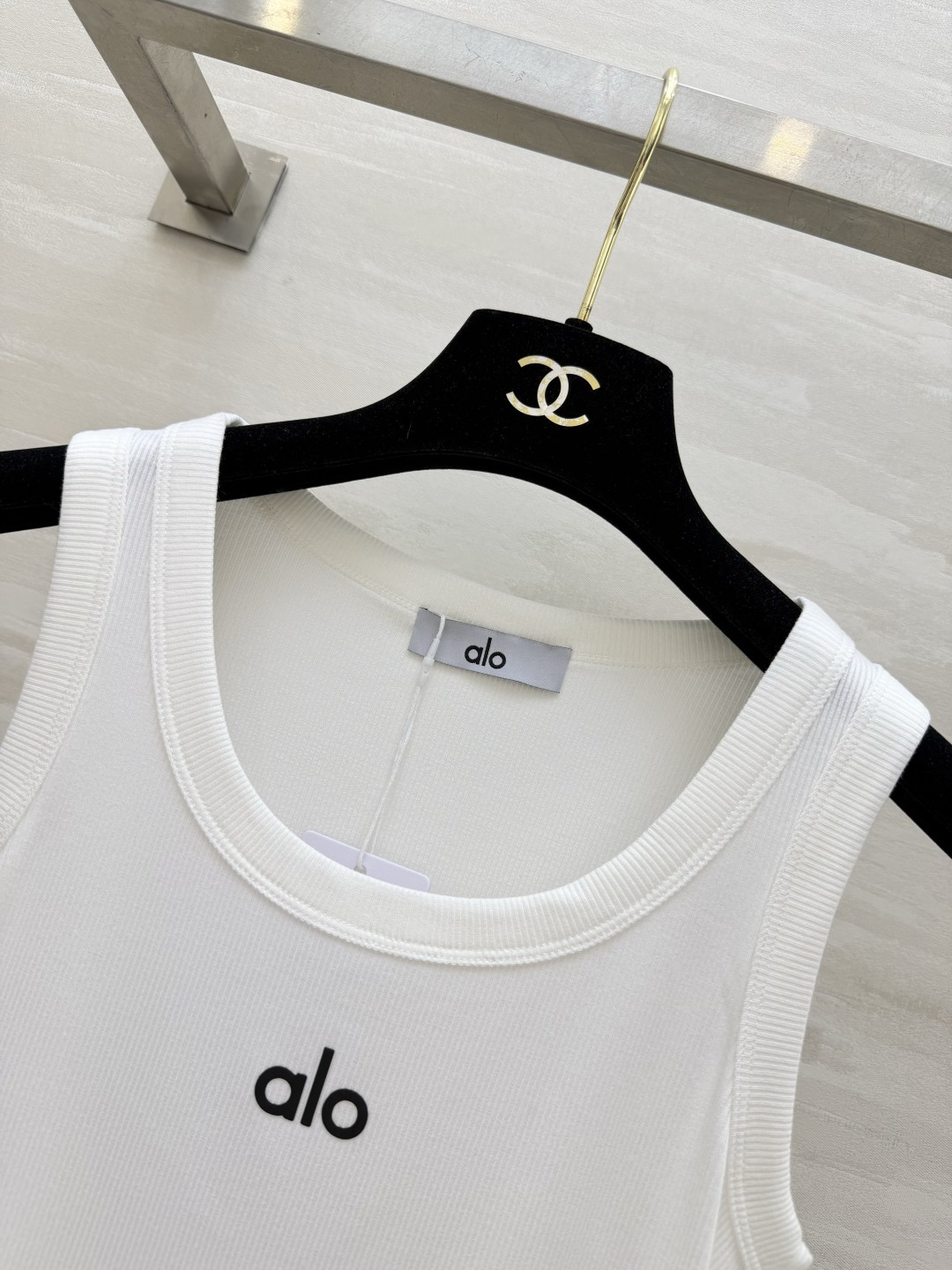 #Alo²⁶ss坑条工字背心 | 辣妹运动刚需款✨健身/瑜伽/日常都能穿的神仙背心！高弹坑条面料软糯亲肤