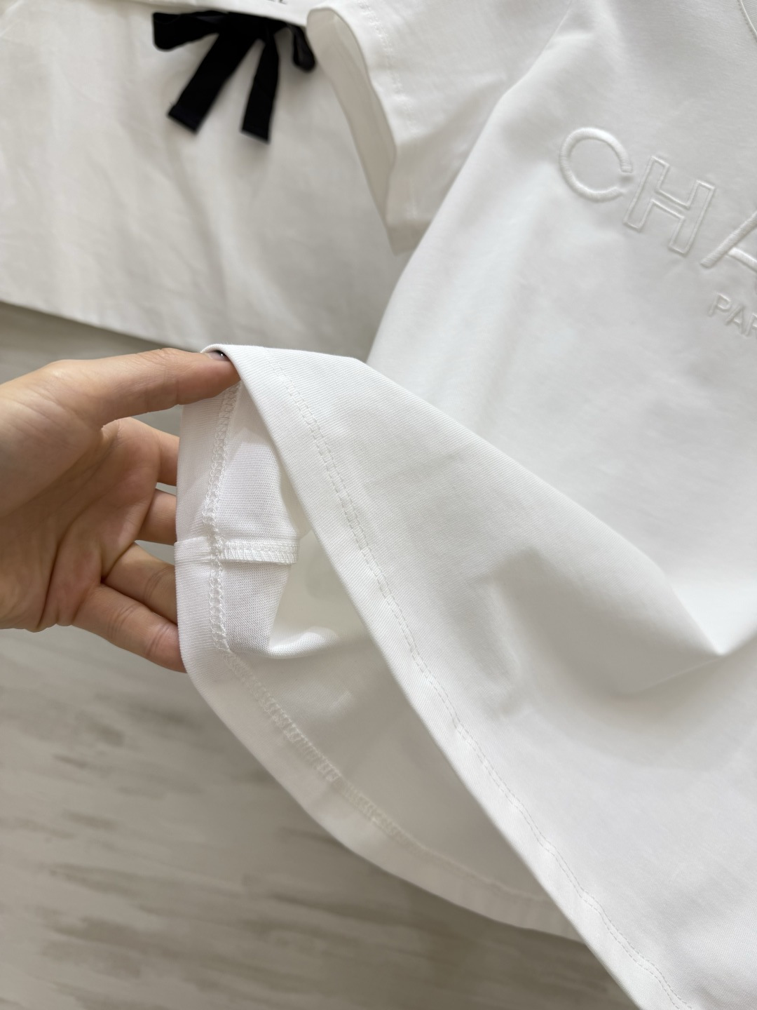 #Chane♡²⁶中古系列 字母logo刺绣🪡限定白T | 永恒经典款 标志性logo字母每一处细节都写