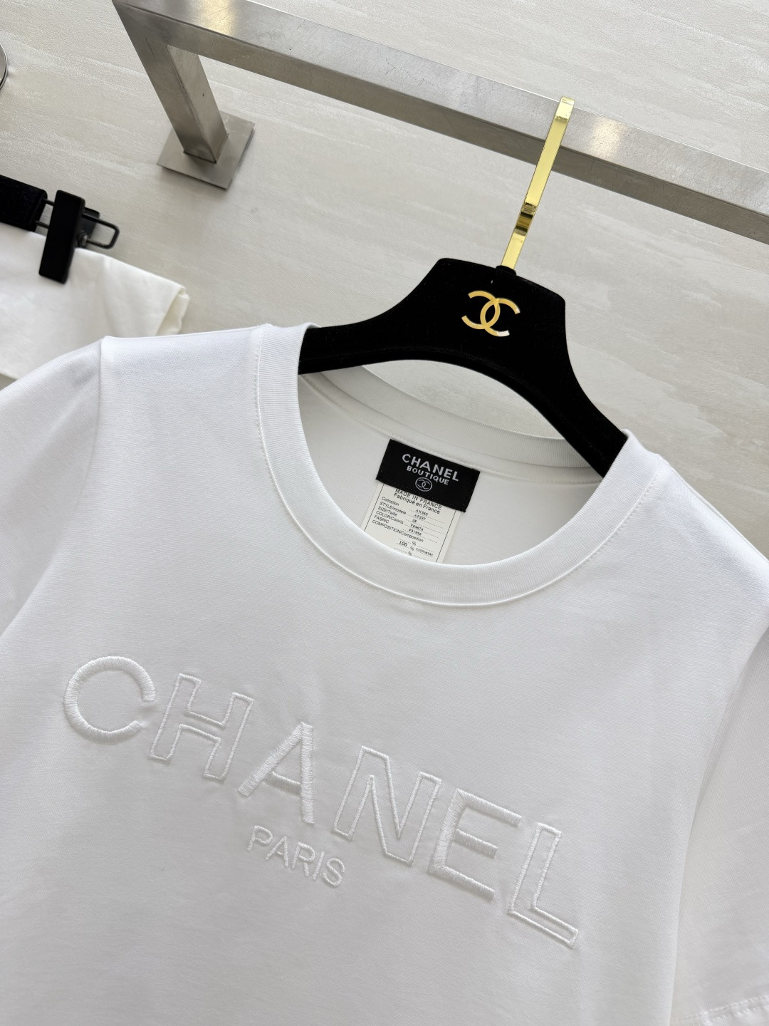 #Chane♡²⁶中古系列 字母logo刺绣🪡限定白T | 永恒经典款 标志性logo字母每一处细节都写