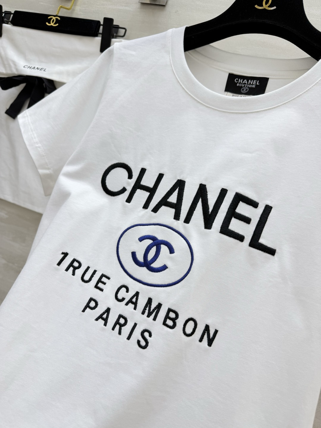 #Chane♡²⁶中古系列 字母logo刺绣🪡限定白T | 永恒经典款 标志性logo字母 双C椭圆标每