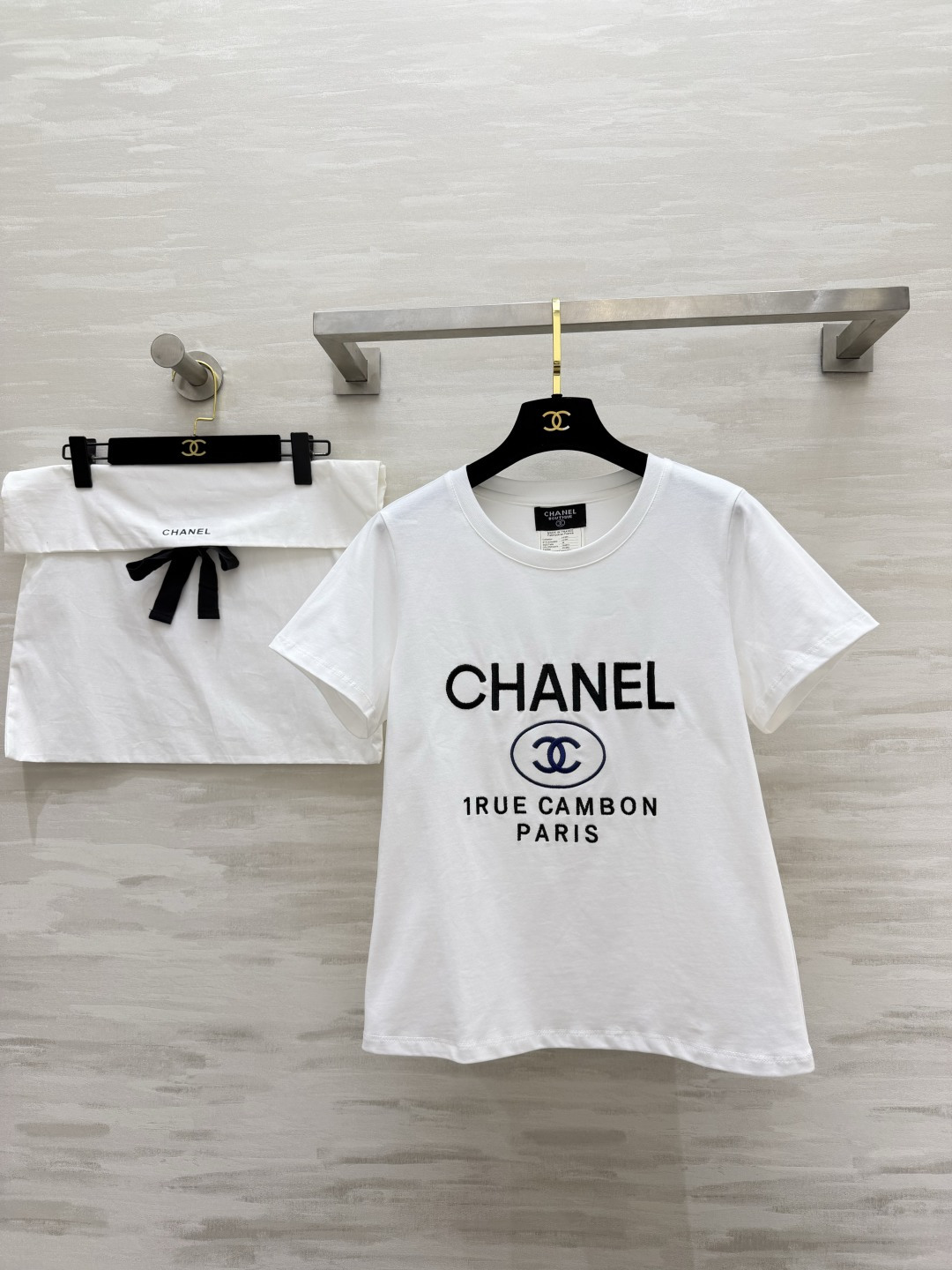 #Chane♡²⁶中古系列 字母logo刺绣🪡限定白T | 永恒经典款 标志性logo字母 双C椭圆标每