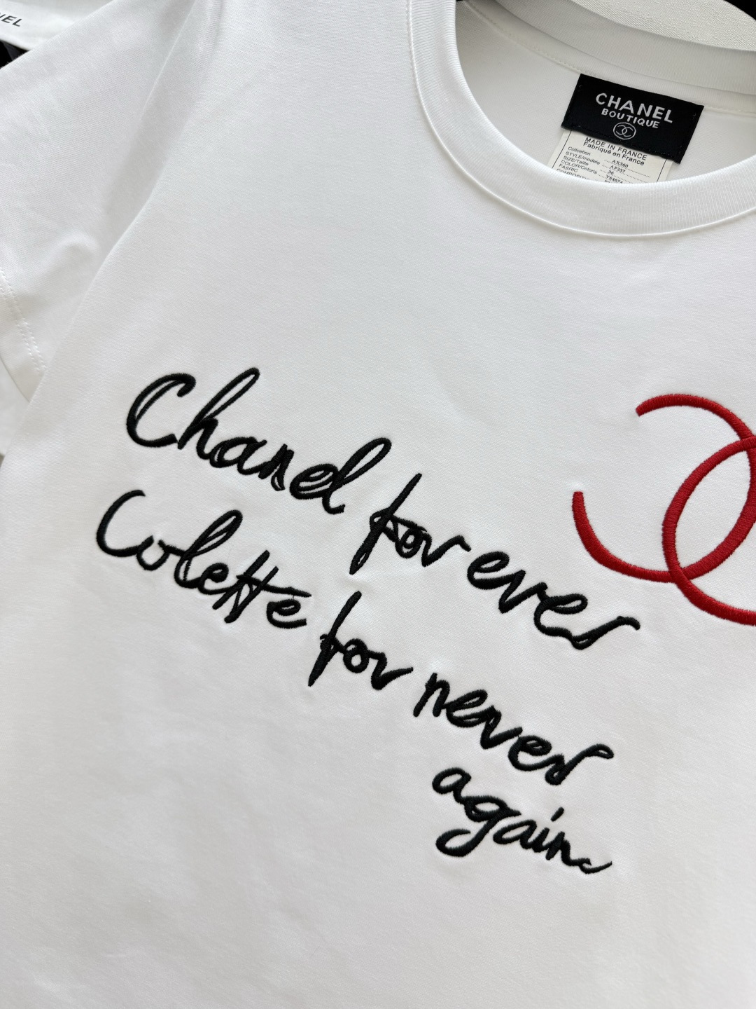 #Chane♡²⁶ 中古系列forever | 复古刺绣白T 法式浪漫穿在身上的神仙白T！经典红双C 手