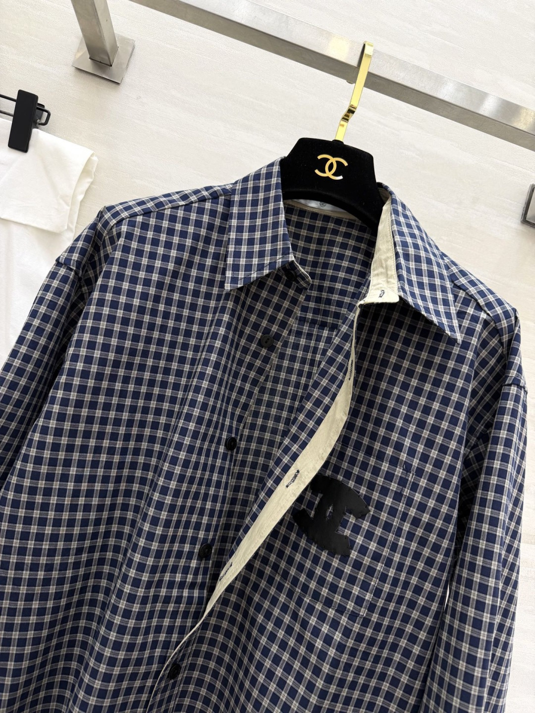 #CHAN♡²⁶.蓝格纹硬核上线💥经典格纹+皮质双C标识宽松版型自带街头感！高品质 现货来size：36