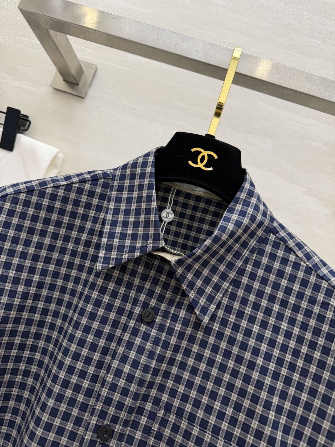 #CHAN♡²⁶.蓝格纹硬核上线💥经典格纹+皮质双C标识宽松版型自带街头感！高品质 现货来size：36