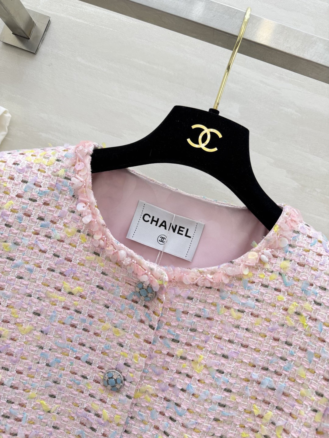 #Chane♡²⁶新款粉彩粗花呢小香风外套 把春天穿在身上 混色纱线 重工珠片点缀细节显贵奢华 甜美又不