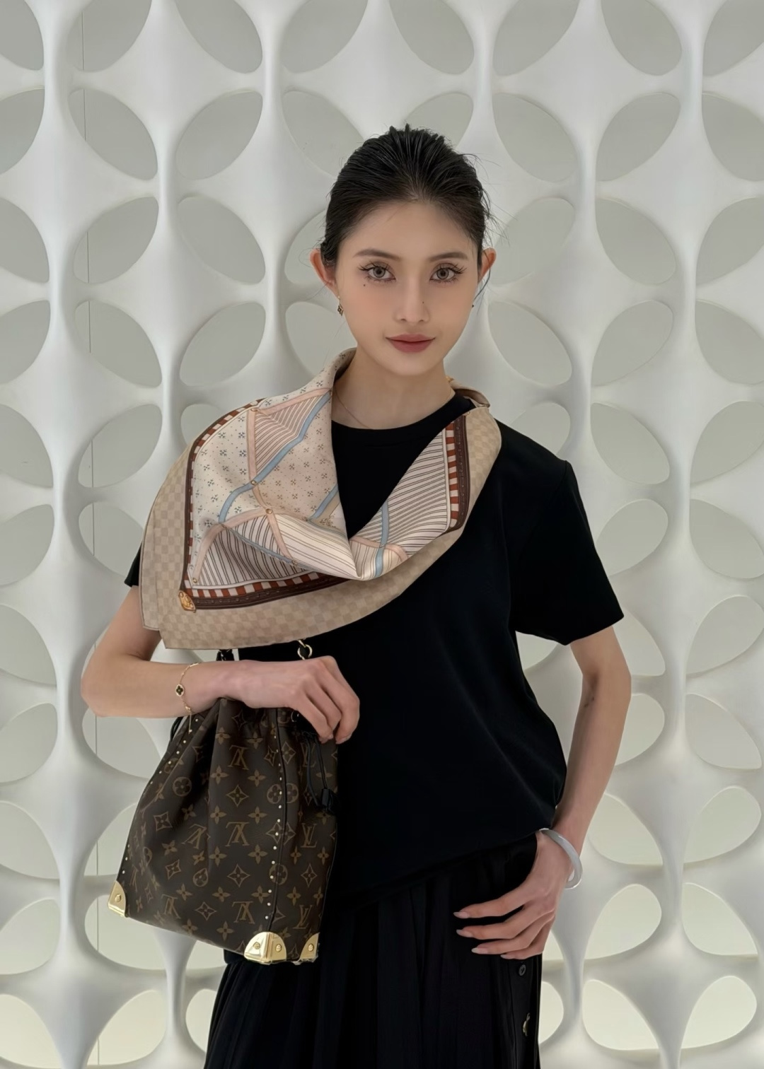 NO:803257,,,19860909,,,Women's clothing