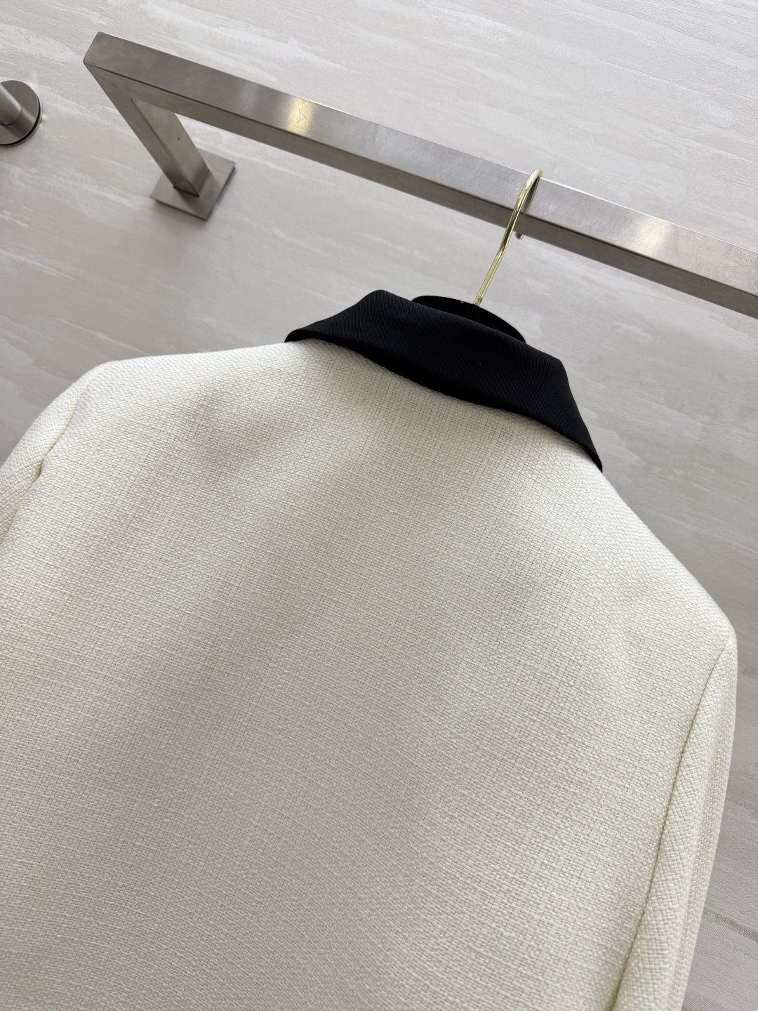 #CELIN♡²⁶撞色翻领粗花呢外套 法式极简与高级感 肌理感粗花呢 撞色黑翻领 经典撞色永不过时！定制