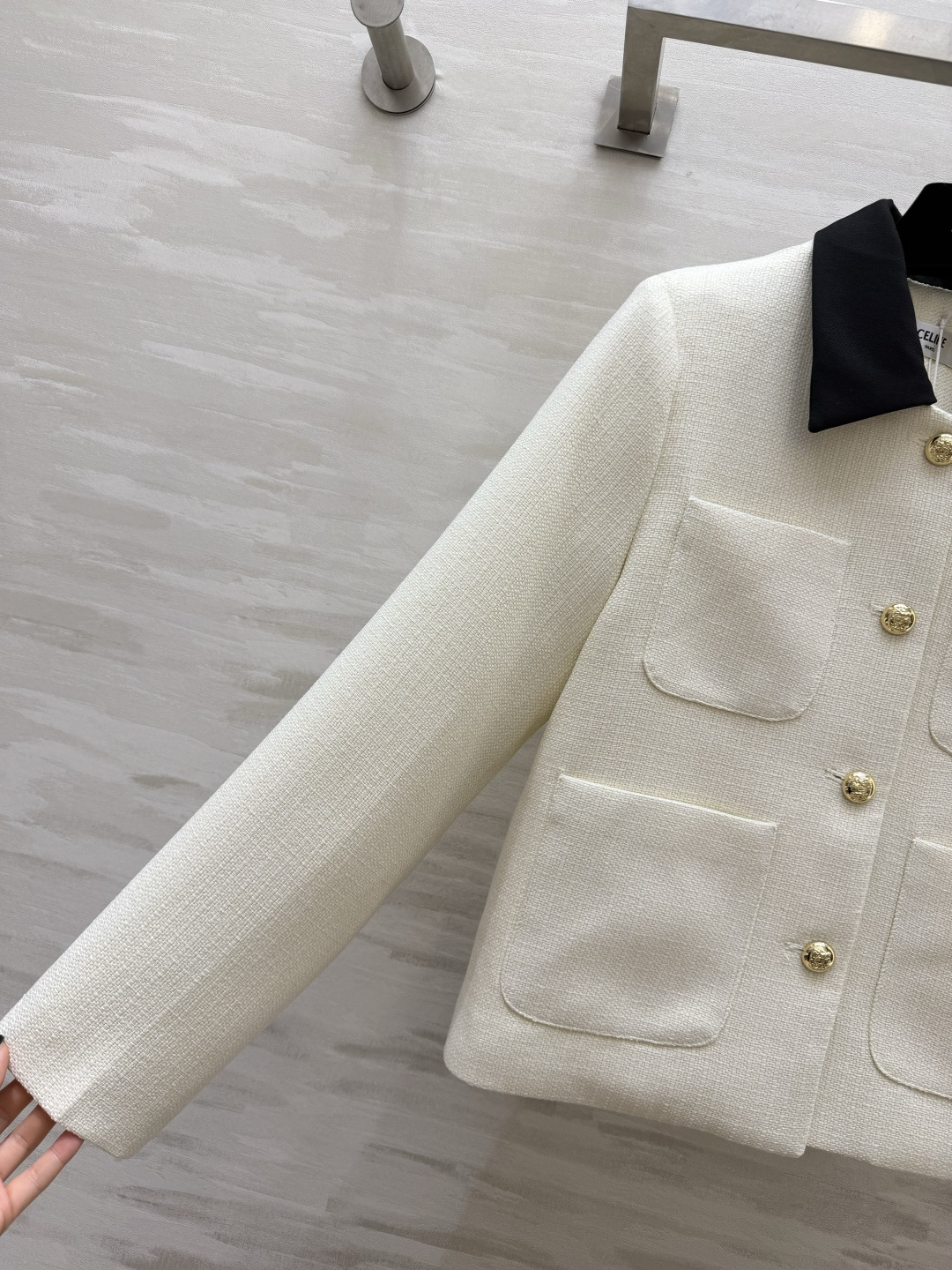 #CELIN♡²⁶撞色翻领粗花呢外套 法式极简与高级感 肌理感粗花呢 撞色黑翻领 经典撞色永不过时！定制